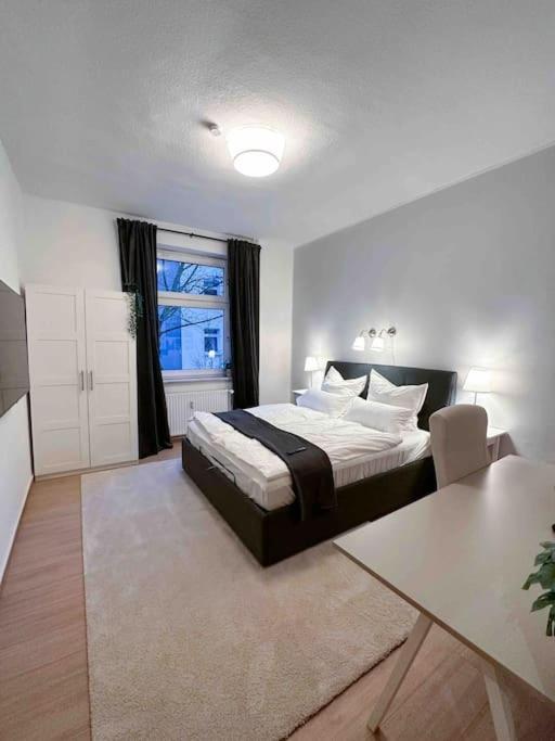 Modern City Apt. -With 2 Tv, Netflix And Work Desk Essen Extérieur photo